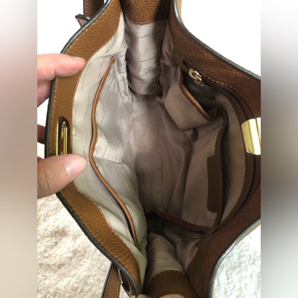 Michael Kors Tan Adjustable Crossbody Bag - Picture 5 of 9